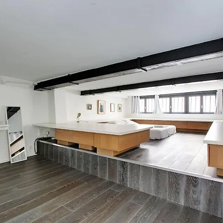 Large Duplex Le Marais Апартаменты