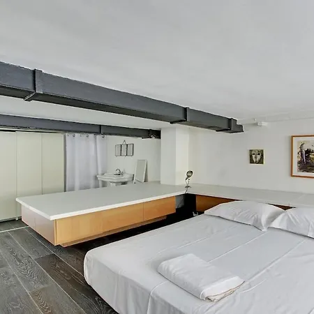 Large Duplex Le Marais